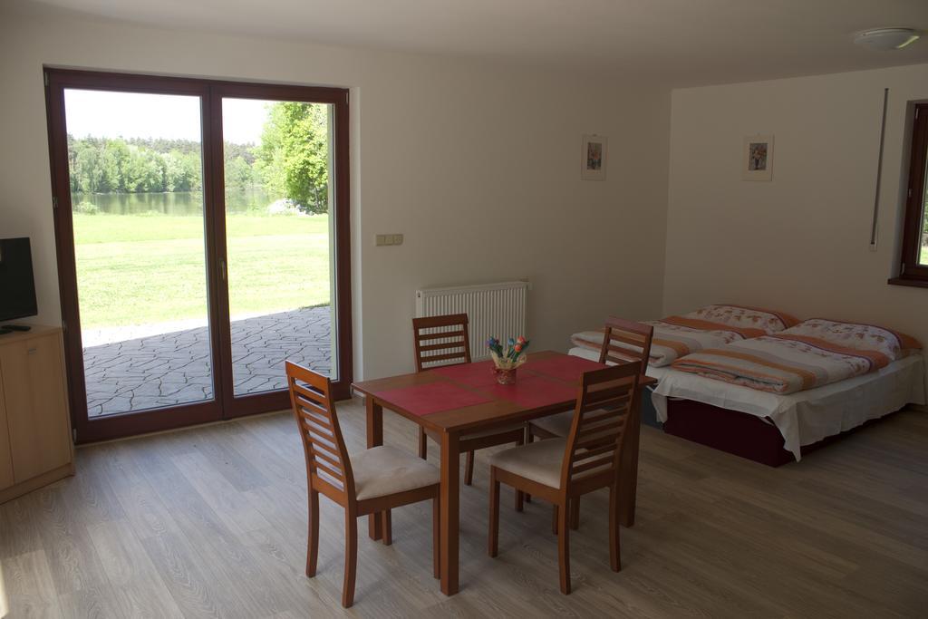 Penzion U Blatce Hotel Nové Hrady Szoba fotó